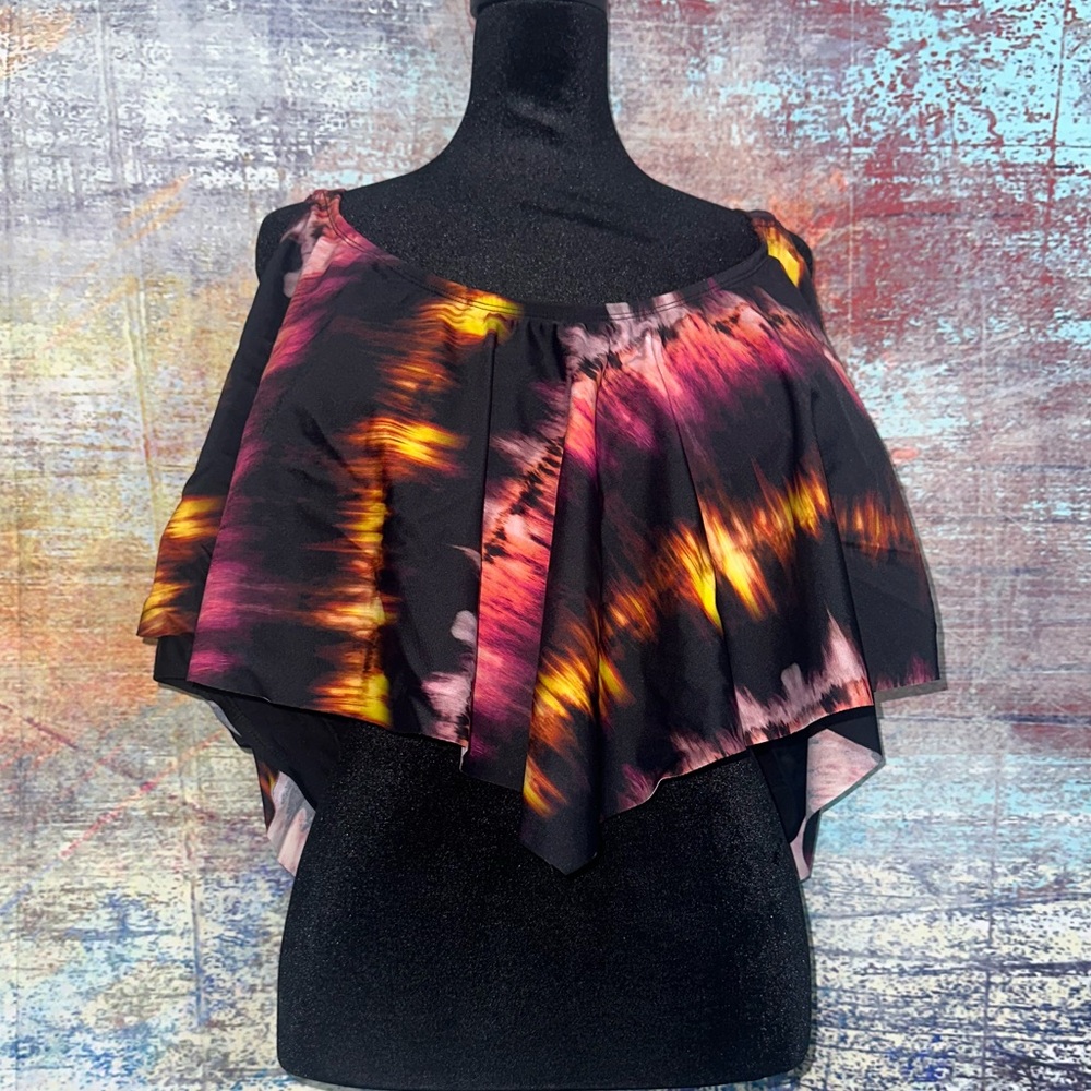 Torrid Wireless V Flounce Bikini Top size 6